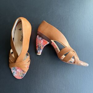 Faryl Robin Leather Heels Women’s 8.5 Brown Criss Cross Floral Heel Open Toe